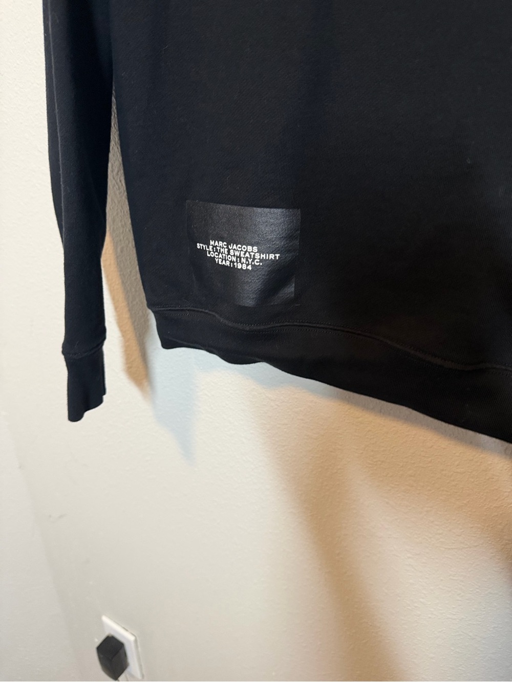 The Sweatshirt) MARC
JACOBS Crew Neck Sz medium - Picture 6 of 10